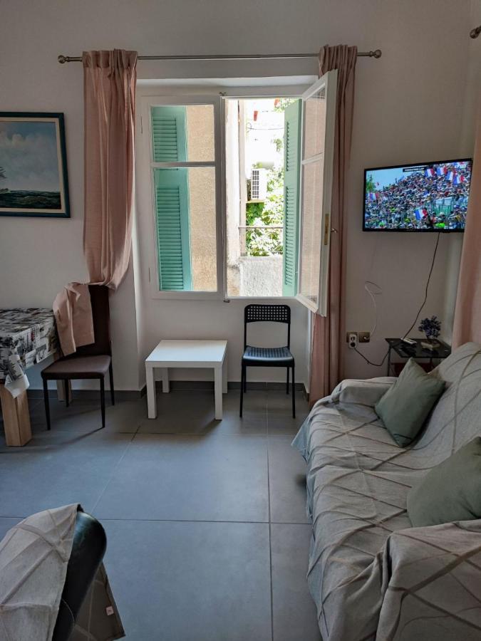 Апартаменти Ευχάριστο Σπίτι Στο Κέντρο Της Πόλης Του Ναυπλίου. Нафпліон Екстер'єр фото